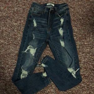 NWOT distressed skinny jeans